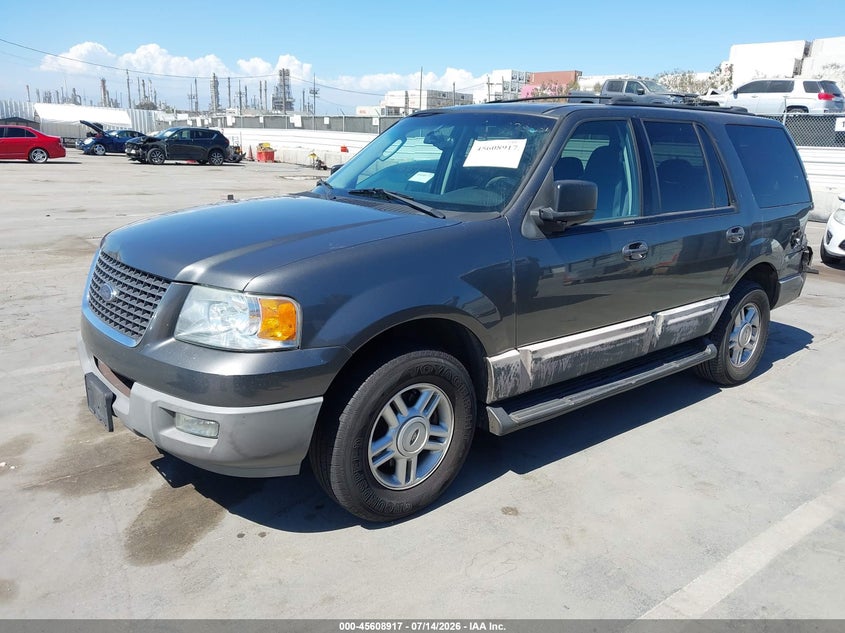 2003 Ford Expedition, Front End, IAAI, VIN 1FMRU15W93LC19472 — photo 2