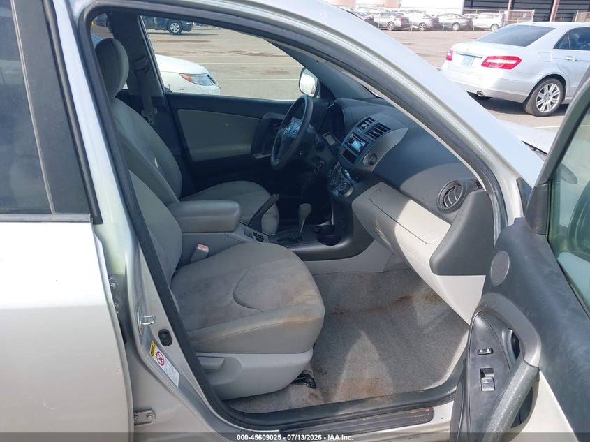 2009 TOYOTA RAV4 auction photo 5