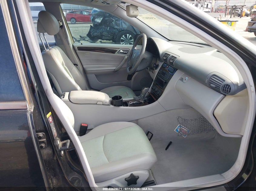 2004 MERCEDES-BENZ C 240 auction photo 5