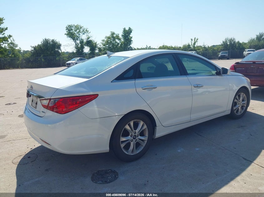 2011 HYUNDAI SONATA auction photo 4