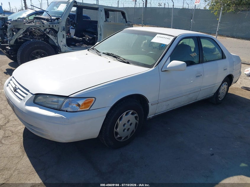 1998 Toyota Camry, Правый зад, IAAI, VIN JT2BG22K6W0254716 — фото 2