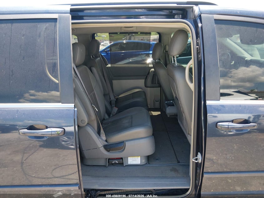 2008 Chrysler Town & Country Touring VIN: 2A8HR54P98R662568 Lot: 45609196