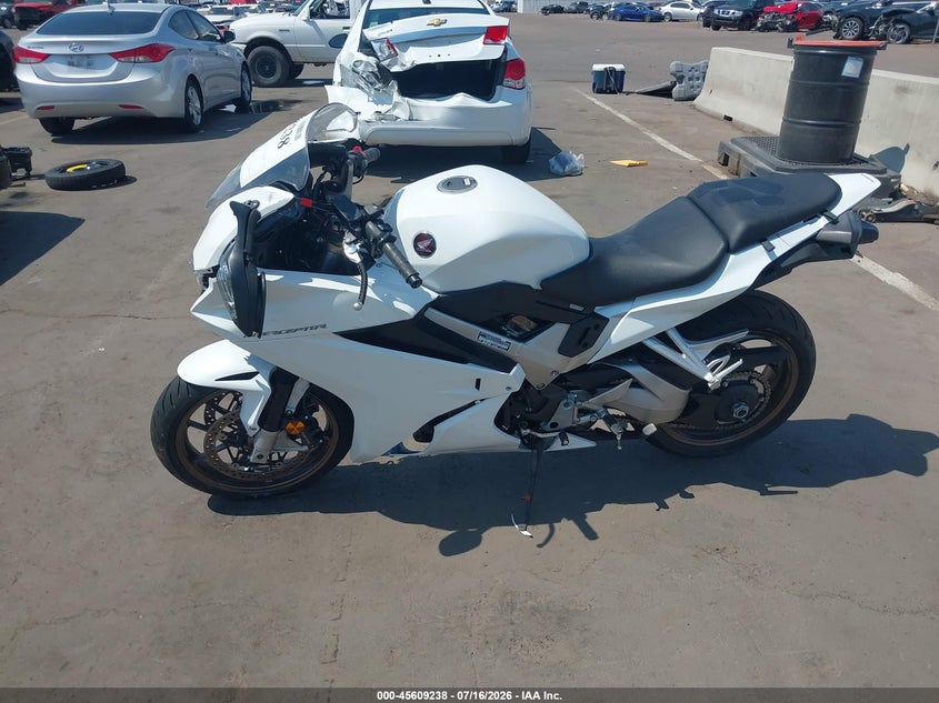 2014 Honda Vfr800 F VIN: JH2RC7950EK000430 Lot: 45609238