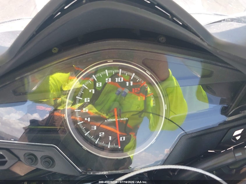 2014 HONDA VFR800 auction photo 7