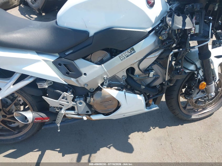 2014 HONDA VFR800 auction photo 8