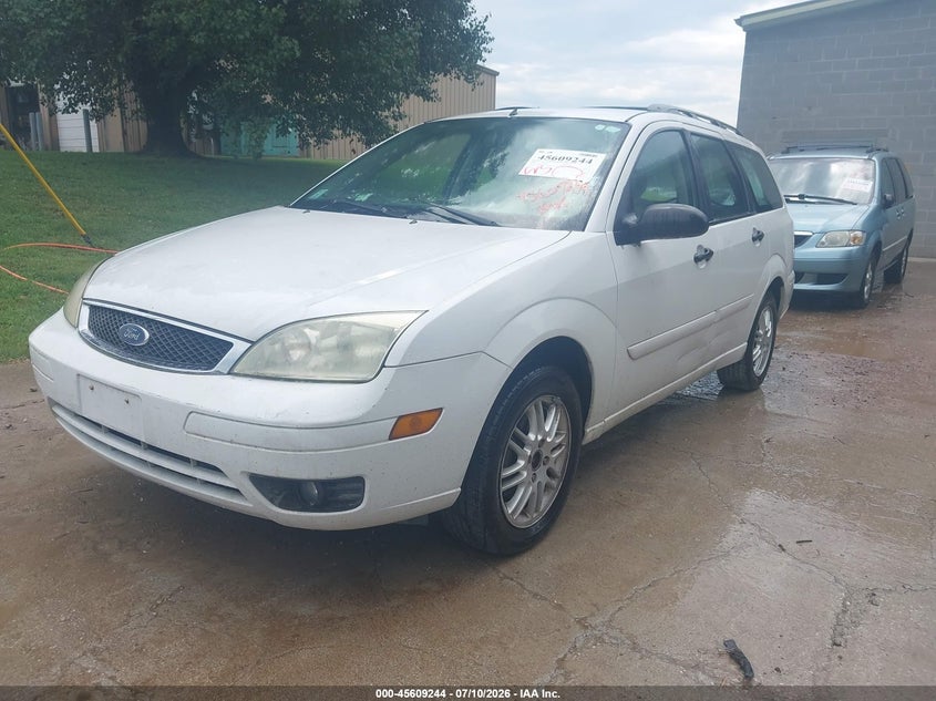 2005 FORD FOCUS auction photo 2
