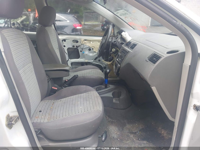 2005 FORD FOCUS auction photo 5