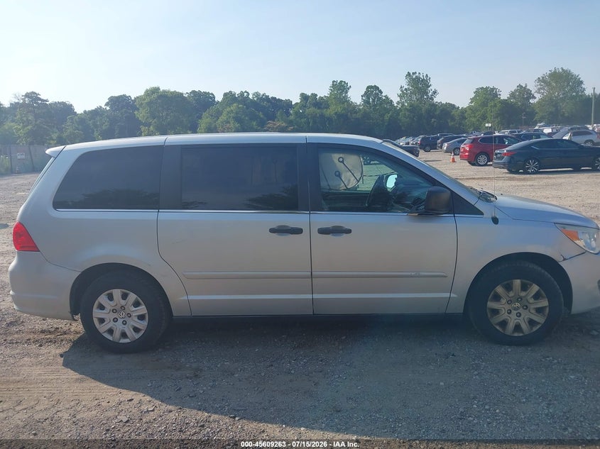 2011 Volkswagen Routan S VIN: 2V4RW4DG9BR717709 Lot: 45609263