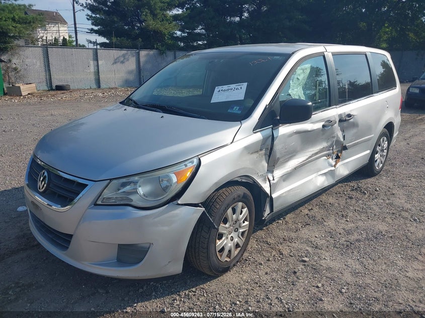 Vin: 2v4rw4dg9br717709, lot: 46107686, volkswagen routan s 20112