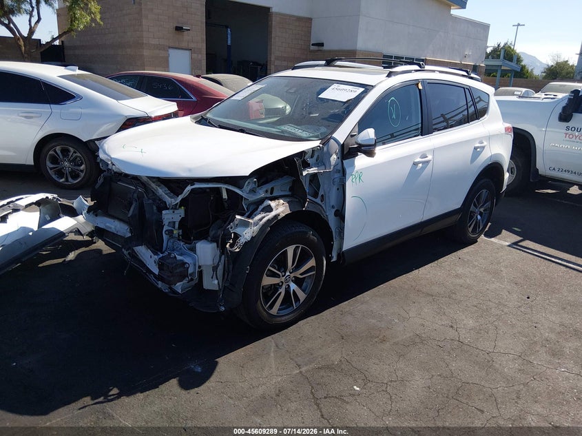 2018 Toyota RAV 4, Удар спереду, IAAI, VIN JTMRFREV6JJ220298 — фото 2
