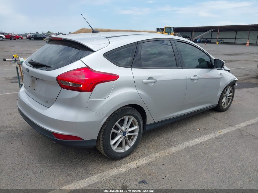 Vin: 1fadp3k22hl319638, lot: 46107736, ford focus se 20174