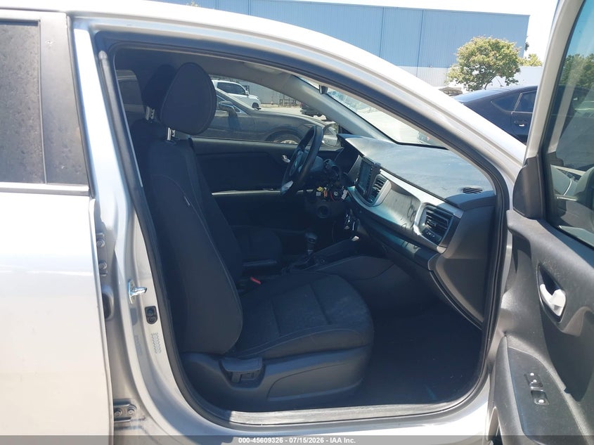 2020 KIA RIO auction photo 5