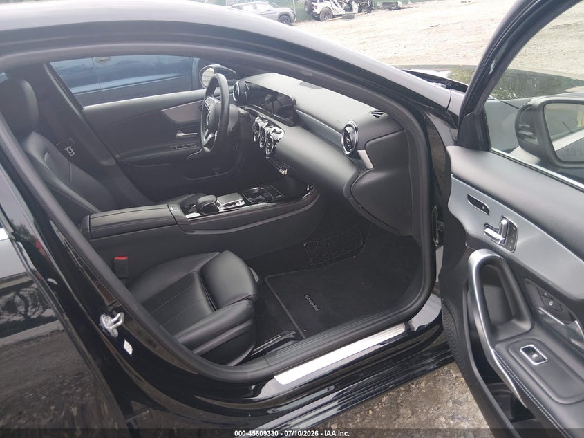 2019 MERCEDES-BENZ A 220 auction photo 5