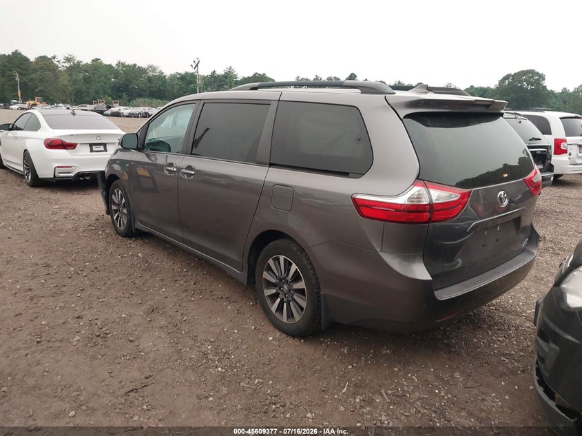 TOYOTA SIENNA - zdjęcie 3