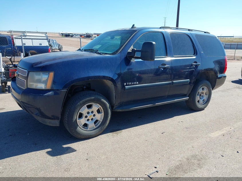 2007 Chevrolet Tahoe Ltz, Normal Wear & Tear, IAAI, VIN 1GNFK13007R157255 — photo 2