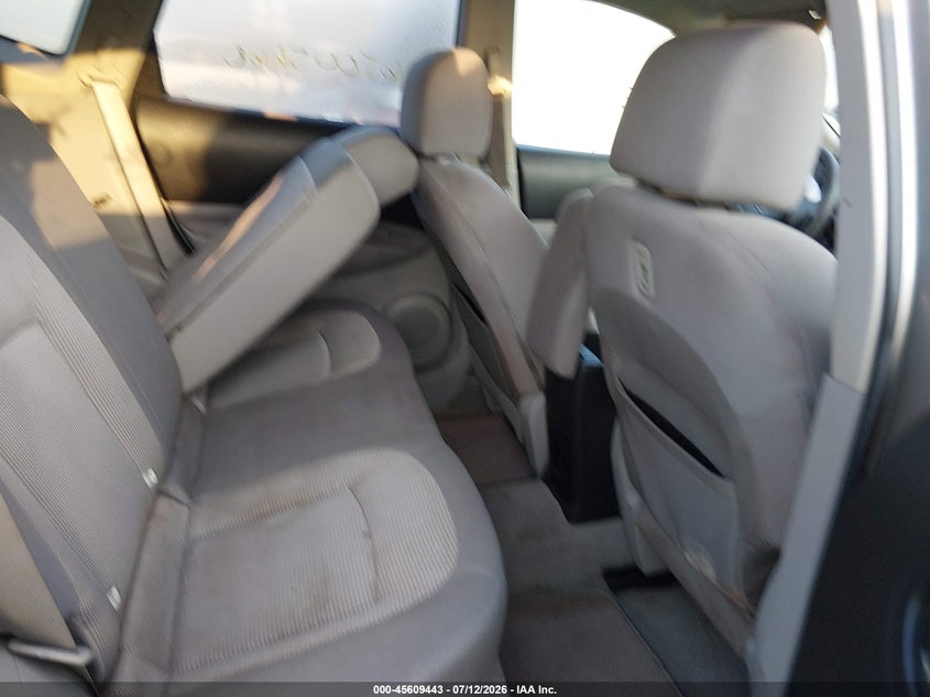 2010 NISSAN ROGUE auction photo 8