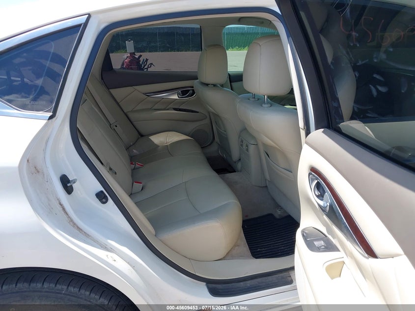 2011 INFINITI M37X auction photo 8
