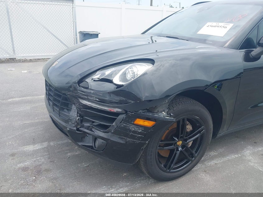 2017 Porsche Macan S VIN: WP1AB2A54HLB19344 Lot: 45609556