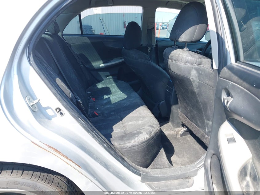 2013 TOYOTA COROLLA auction photo 8