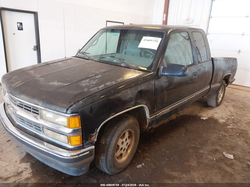 1995 Chevrolet GMT-400, Normal Wear & Tear, IAAI, VIN 2GCEC19K2S1251889 — photo 2