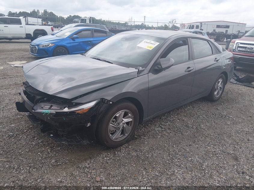 2026 HYUNDAI ELANTRA auction photo 2