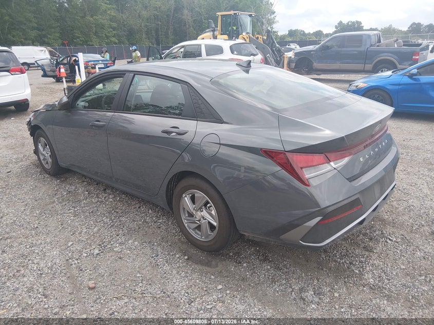 2026 HYUNDAI ELANTRA auction photo 3