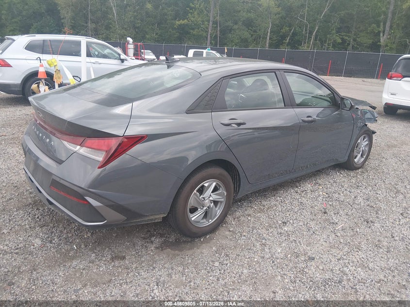 2026 HYUNDAI ELANTRA auction photo 4
