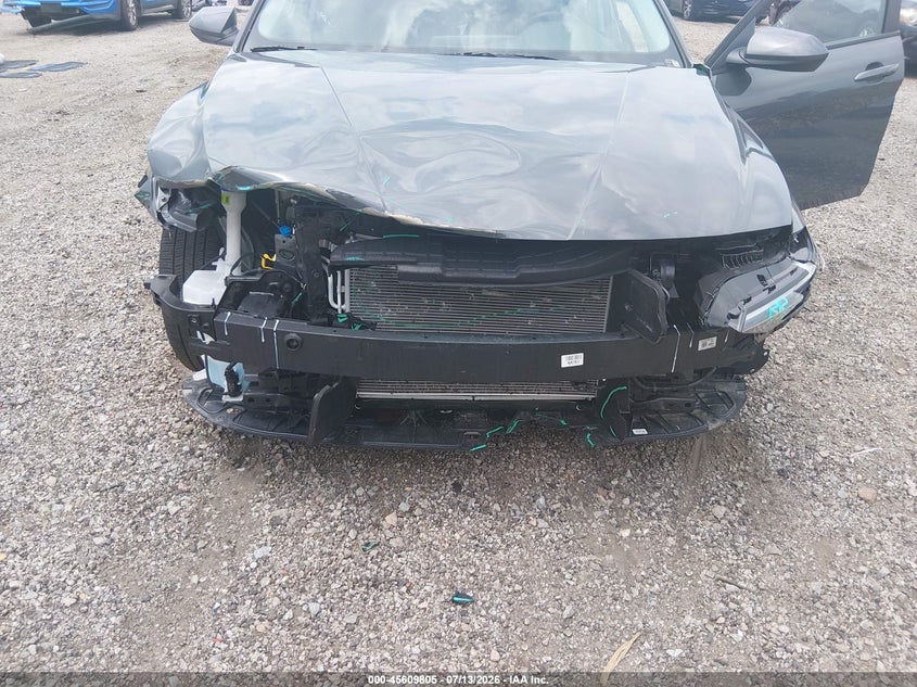 2026 HYUNDAI ELANTRA auction photo 6