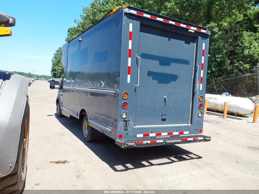 2021 FORD TRANSIT CUTAWAY auction photo 3