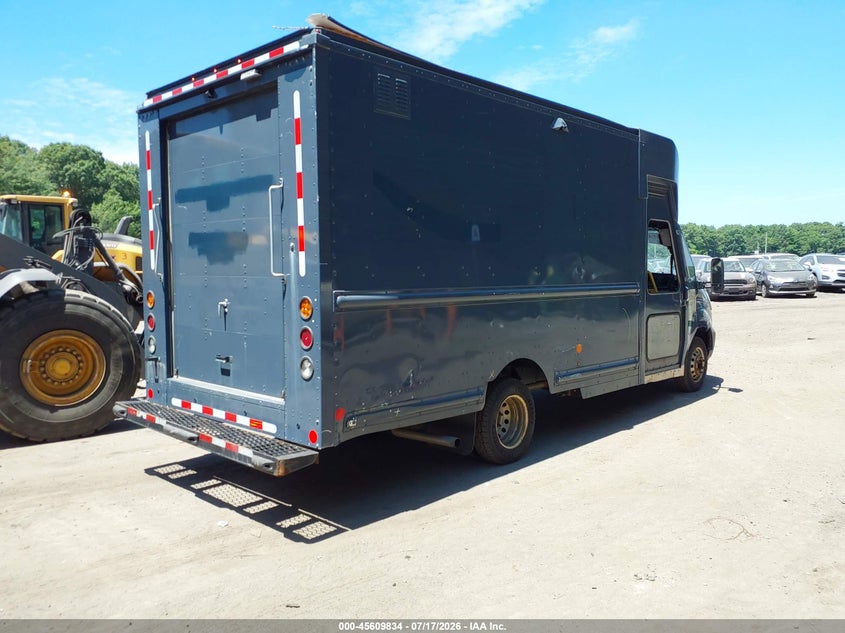 2021 FORD TRANSIT CUTAWAY auction photo 4