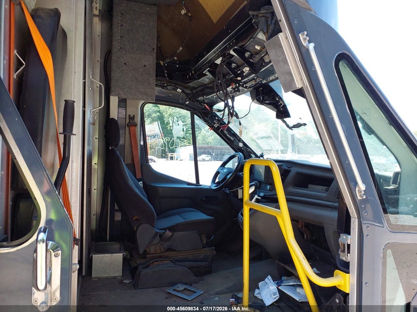 2021 FORD TRANSIT CUTAWAY auction photo 7