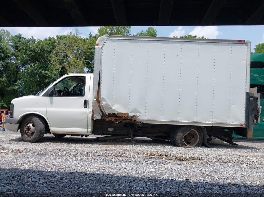 2007 Chevrolet Express Cutaway Work Van VIN: 1GBHG31VX71193325 Lot: 45609845
