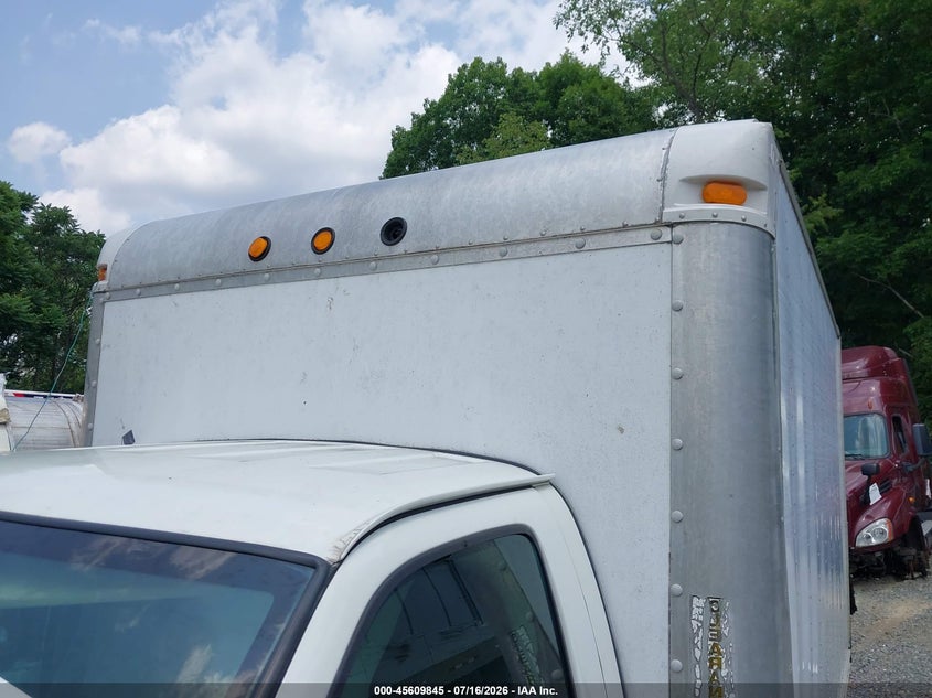 2007 Chevrolet Express Cutaway Work Van VIN: 1GBHG31VX71193325 Lot: 45609845