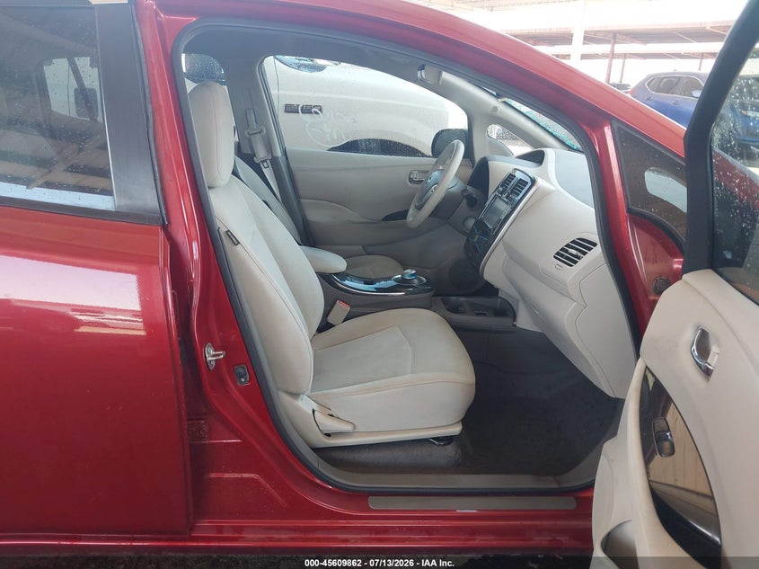 2011 NISSAN LEAF auction photo 5
