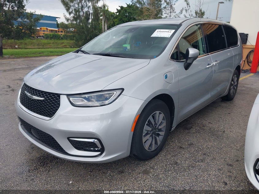 2023 Chrysler Pacifica Hybrid Touring L 2C4RC1L73PR626123 photo 1