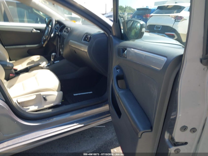 2015 VOLKSWAGEN JETTA auction photo 5