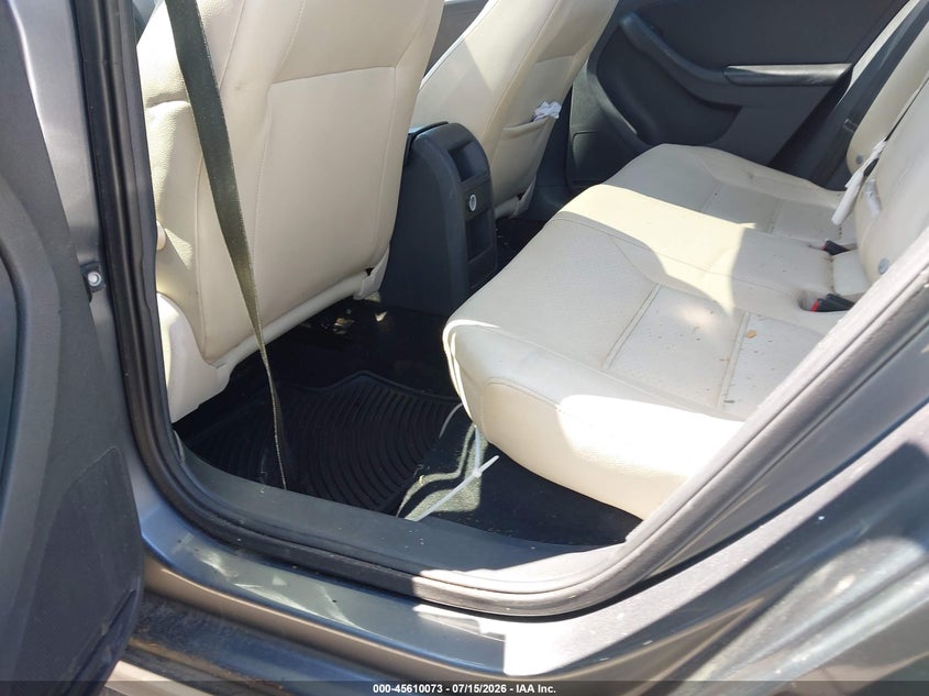 2015 VOLKSWAGEN JETTA auction photo 8