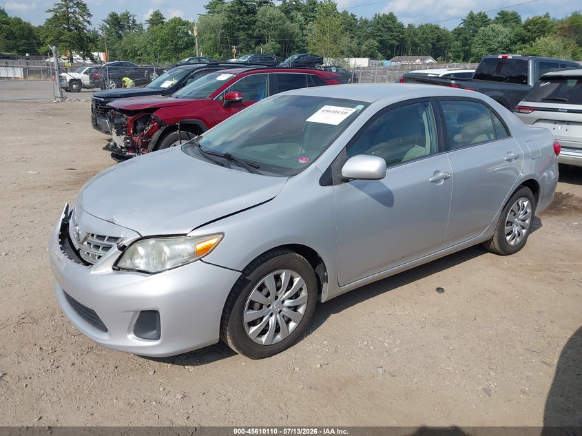 2013 Toyota Corolla, Right Front, IAAI, VIN 2T1BU4EE2DC926954 — photo 2