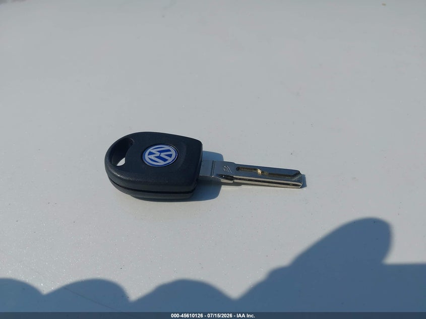 2003 Volkswagen New Beetle Gls 2.0L VIN: 3VWCK21CX3M409553 Lot: 45610126