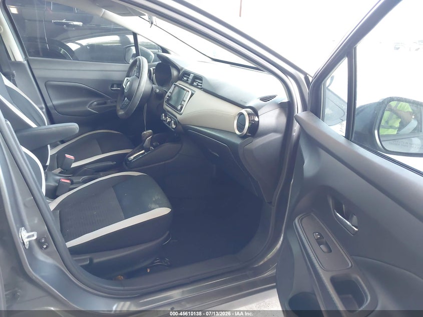 2020 NISSAN VERSA auction photo 5