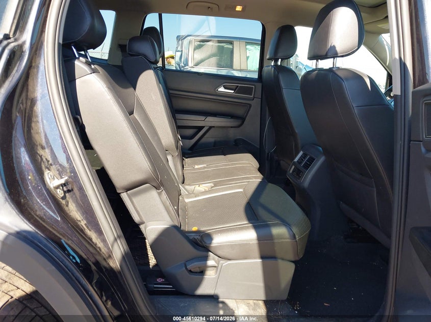 2018 Volkswagen Atlas 3.6L V6 Sel VIN: 1V2MR2CA1JC545825 Lot: 45610294