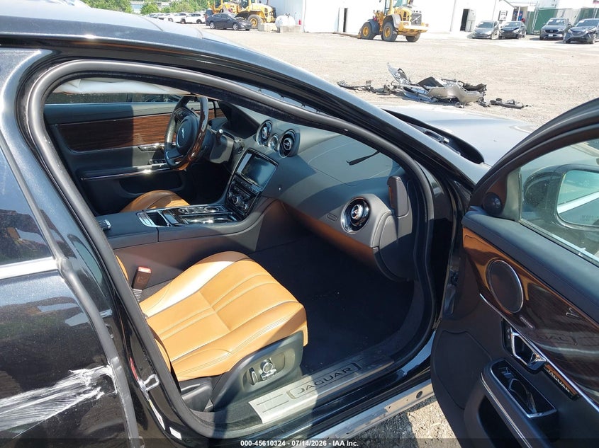 2019 JAGUAR XJ auction photo 5