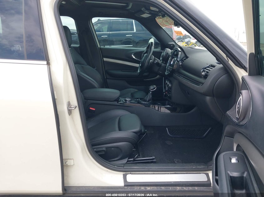 2017 MINI CLUBMAN auction photo 5
