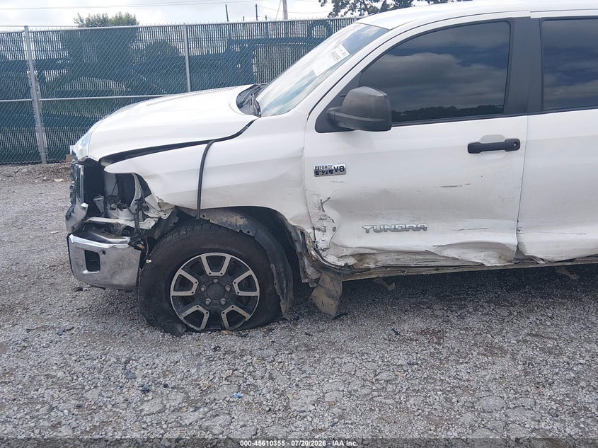2018 Toyota Tundra Sr5 5.7L V8 VIN: 5TFDW5F15JX775173 Lot: 45610355