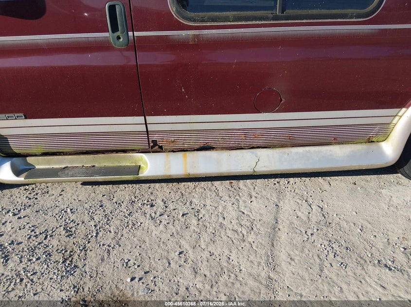 2000 Chevrolet Express Upfitter Pkg. VIN: 1GBFG15R2Y1155677 Lot: 45610368
