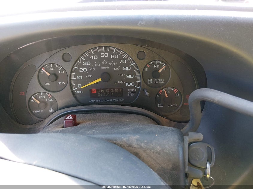 2000 Chevrolet Express Upfitter Pkg. VIN: 1GBFG15R2Y1155677 Lot: 45610368