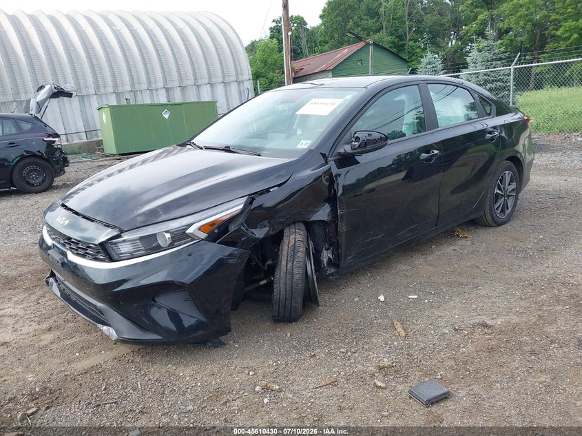 2022 Kia Forte, Left Front, IAAI, VIN 3KPF24AD2NE446906 — photo 2