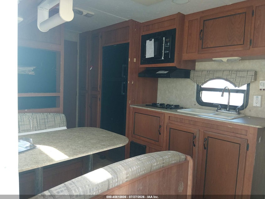 2010 COACHMEN CATALINA auction photo 5