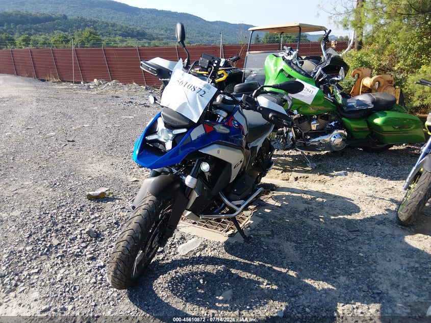 2025 BMW R 1300 auction photo 2