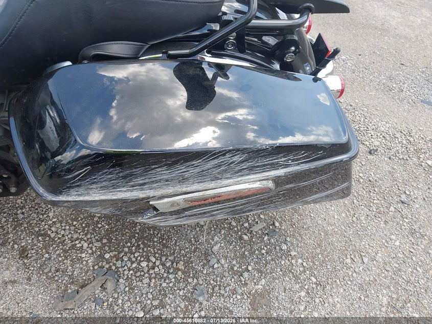 2017 Harley-Davidson Fltrx Road Glide VIN: 1HD1KHC10HB668705 Lot: 45610882